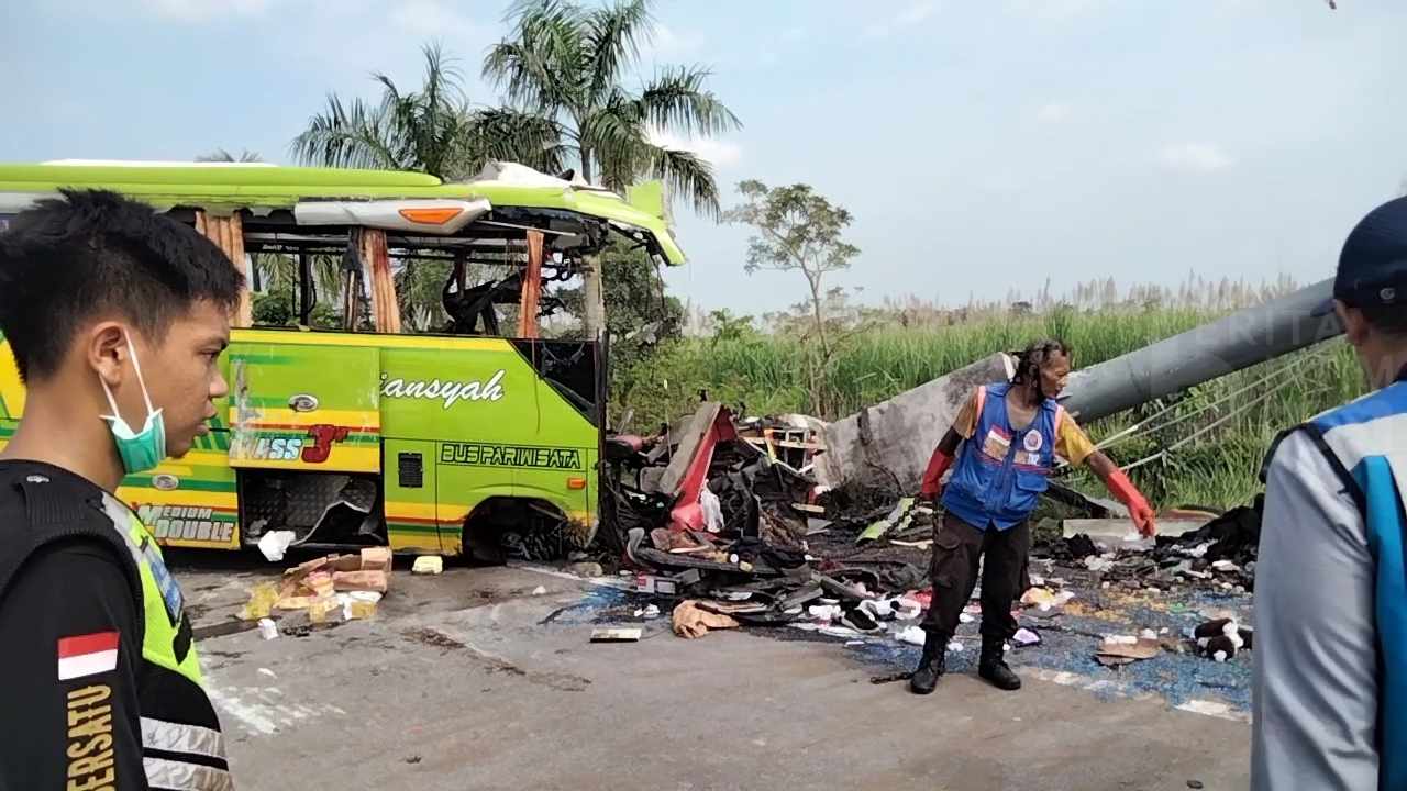 Korlantas Polri Bantu Selidiki Kecelakaan Maut Bus Di Tol Surabaya - Mojokerto