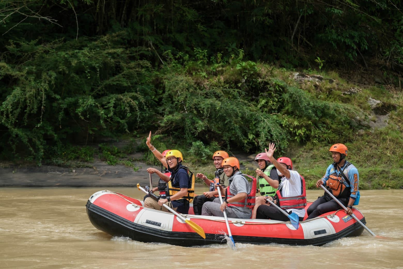 Termasuk 50 Desa Wisata Terbaik di ADWI 2022, Menparekraf Jajal Wisata Arung Jeram di Desa Wisata Buluh Duri Sumut