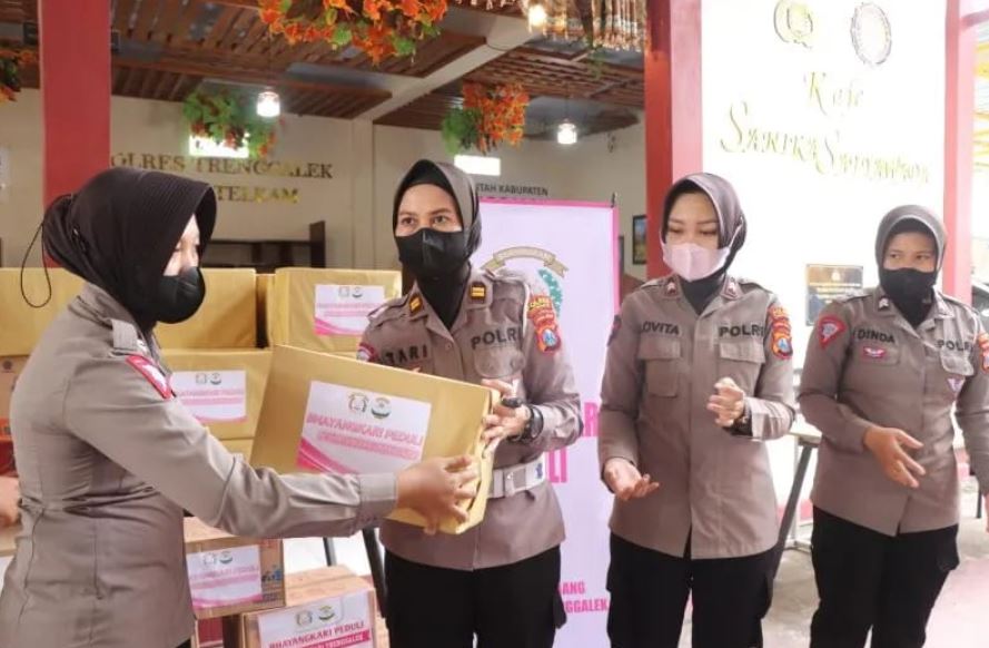 Polres Trenggalek Kirim Bantuan Untuk Korban Gempa Cianjur 9045