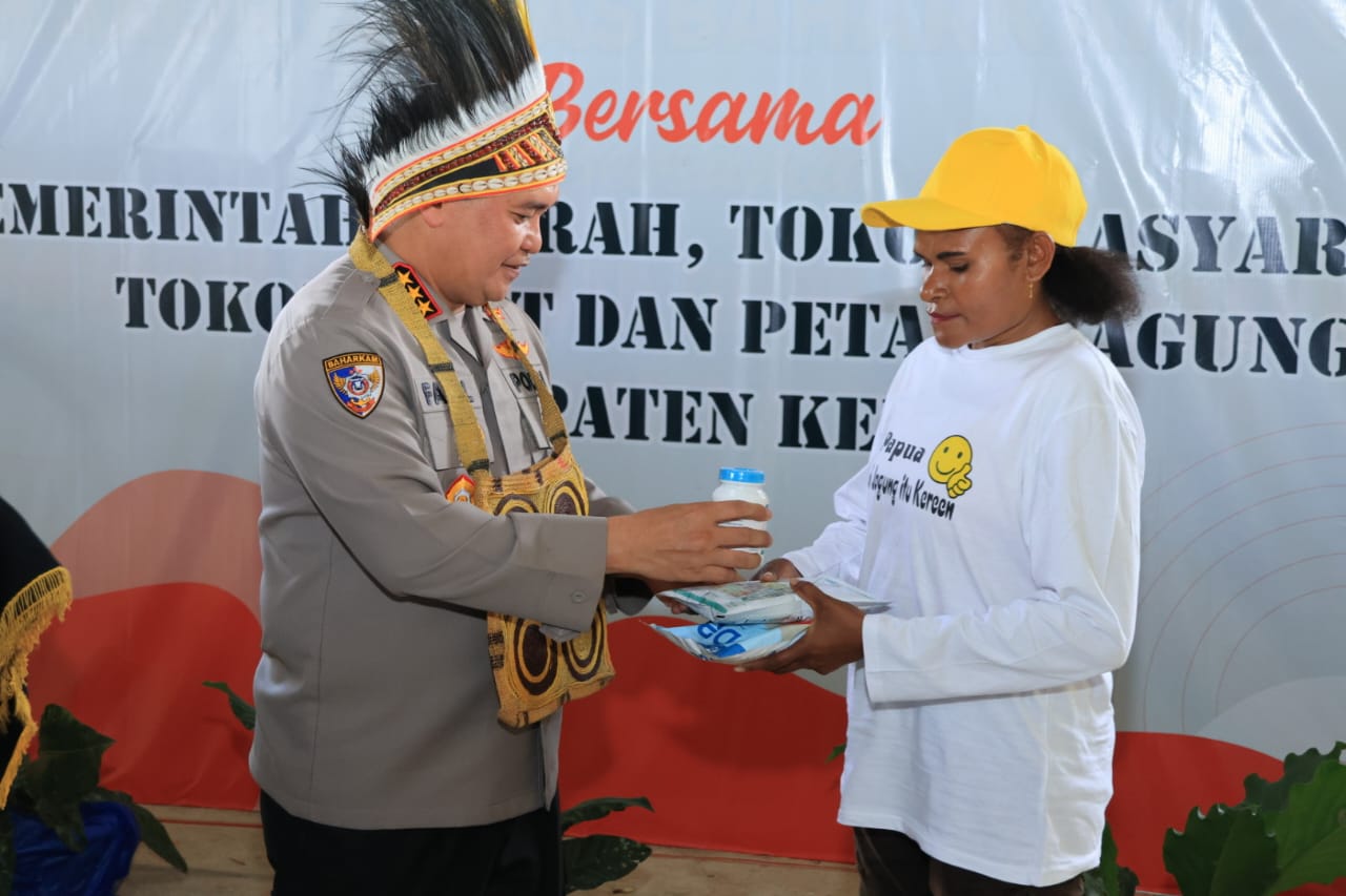 head-of-inps-baharkam-visits-keeroms-corn-training-center