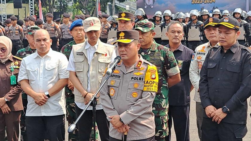 jakarta-police-mobilizes-163212-officers-to-secure-2024-elections