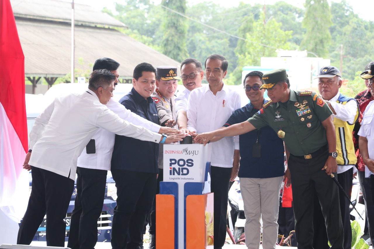 jokowi-visits-ikn-to-lay-the-first-stone-of-pos-indonesia-nusantara-green-logistic-hub