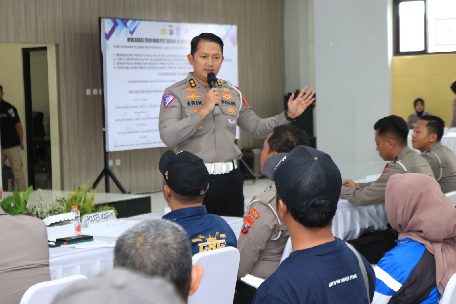 east-java-regional-police-traffic-directorate-intensify-the-socialization-of-mahameru-lantas-program