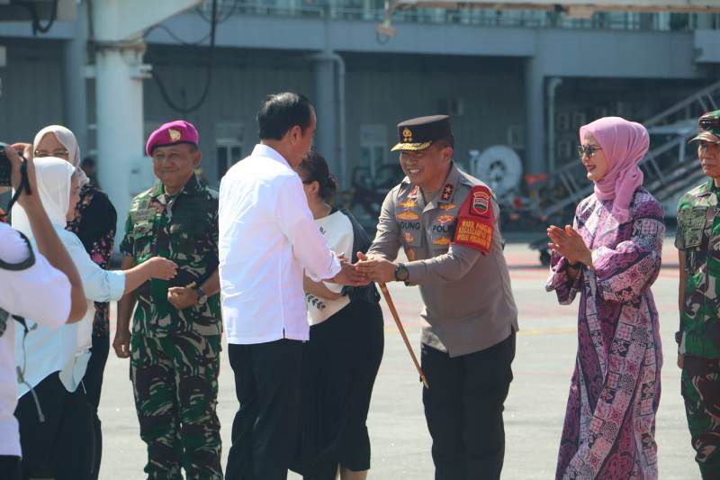north-sumatra-regional-police-escorts-jokowi-after-smooth-visit-to-the-province