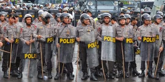 Police Deployed Thousands of Personnel to Secure Demonstrations in Election Organizer Offices