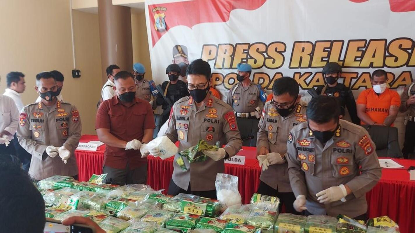 north-kalimantan-police-foil-7-8-kg-meth-smuggling-from-malaysia