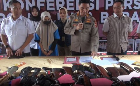 Polisi Berhasil Menangkap Ibu Rumah Tangga Atas Kepemilikan Senjata Api