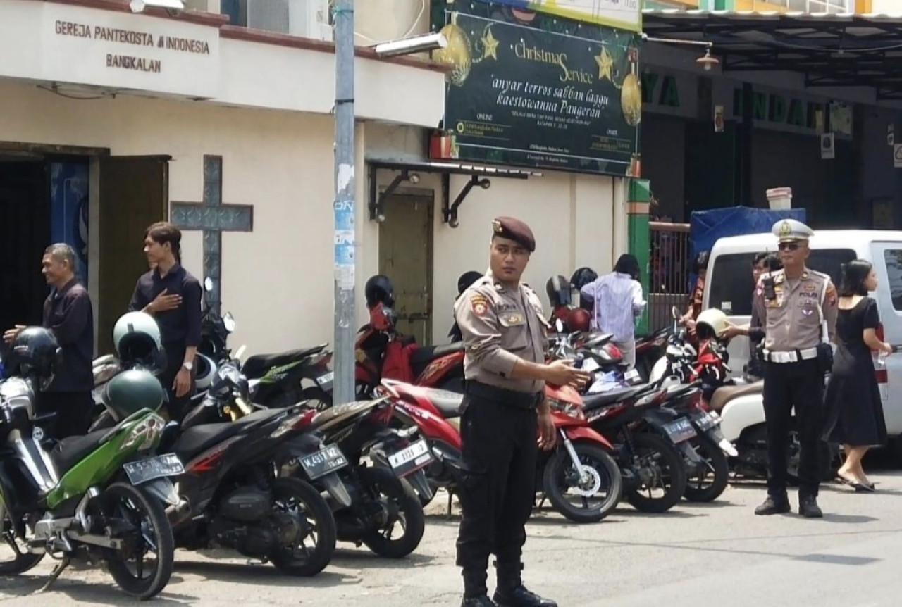 Polisi Berikan Keamanan Saat Perayaan Jumat Agung di Bangkalan