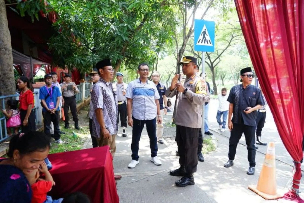 Polres Bekasi Berikan Pengamanan Saat Perayaan Jumat Agung di Gereja