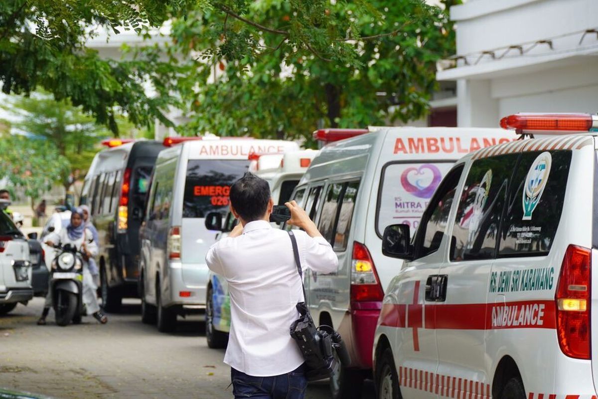 Jenazah Korban Kecelakaan Tol Cikampek Diserahkan ke RS Polri