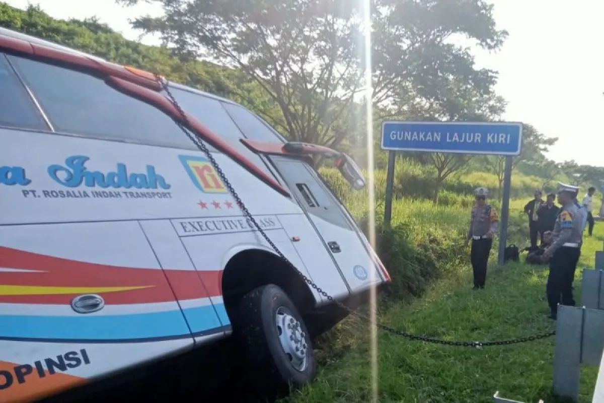 three-rosalia-indah-bus-accident-still-in-the-hospital-police-says