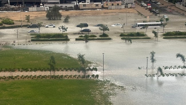 Kemlu RI Ungkap Kondisi WNI Usai Hujan Badai dan Banjir Melanda Dubai