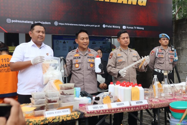 Tim Satresnarkoba Polres Malang Berhasil Bongkar Pembuatan Sabu di Perumahan