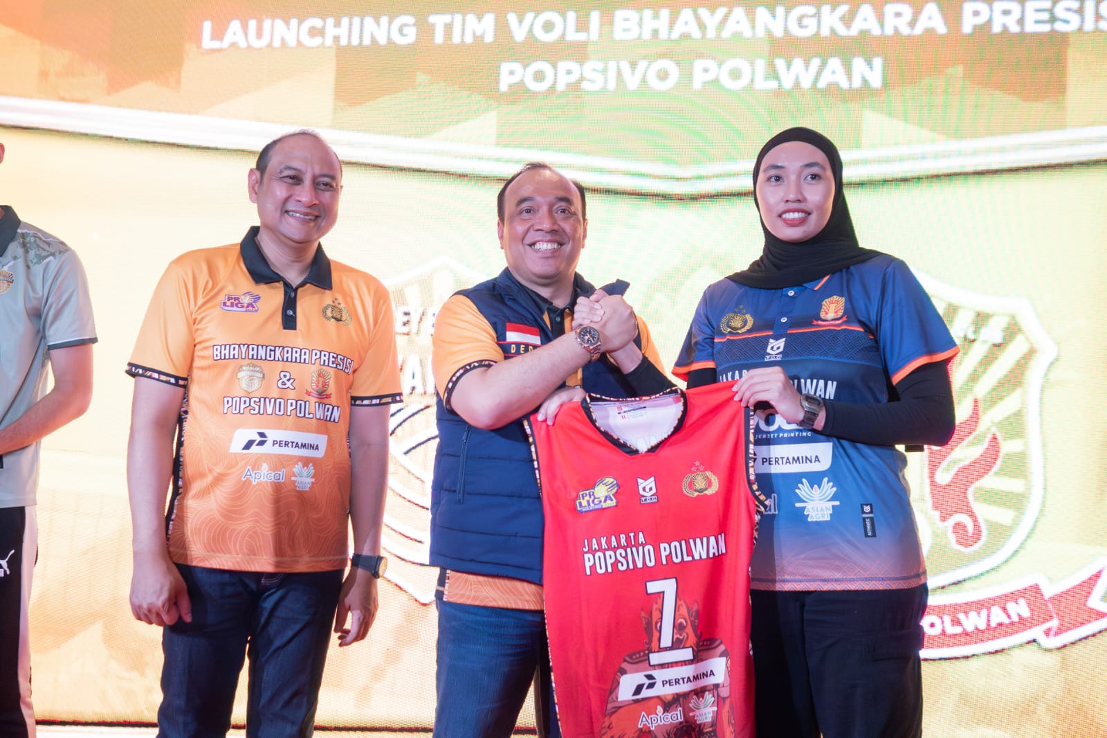 As SDM Kapolri bersama dengan Kapolda Kalimantan Barat Launching Tim Bola Voli Jakarta Bhayangkara Presisi dan POPSIVO Polwan