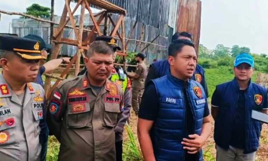 south-sumatra-regional-police-reveal-a-warehouse-used-for-illegal-fuel-oil-storage