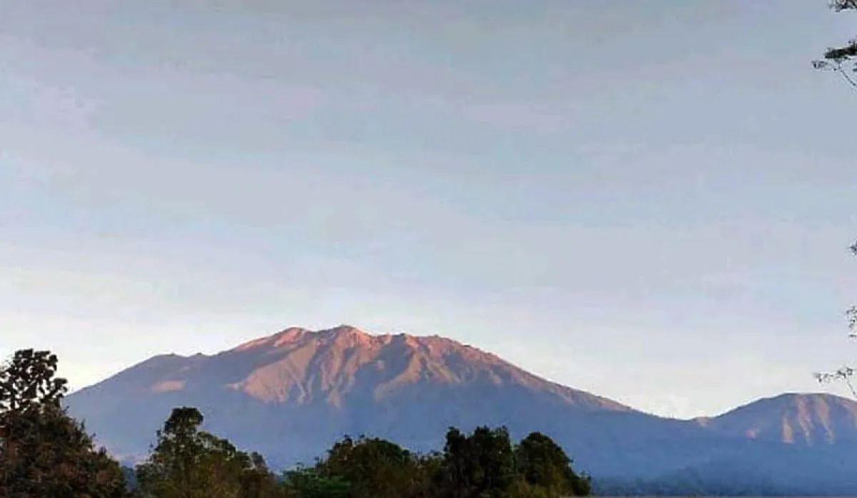 north-sulawesi-regional-police-sends-personnel-to-help-victims-of-ruang-mountain-eruption