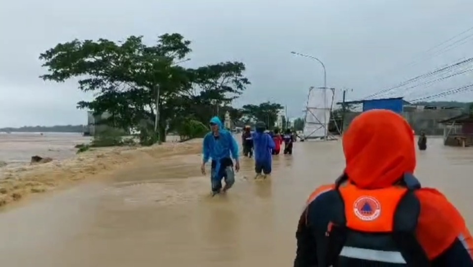Banjir Bandang Melanda Wilayah Kabupaten Luwu, Jalan Poros Palopo -  Makassar Lumpuh Total