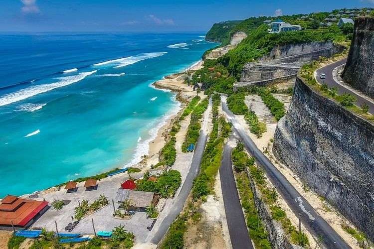 Indahnya Pantai Melasti Jadi Lokasi Pembukaan WWF ke-10 di Bali