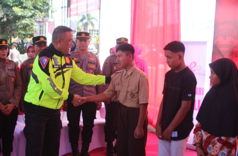 guaranteeing-public-security-and-safety-east-java-regional-police-chief-held-long-distance-patrol