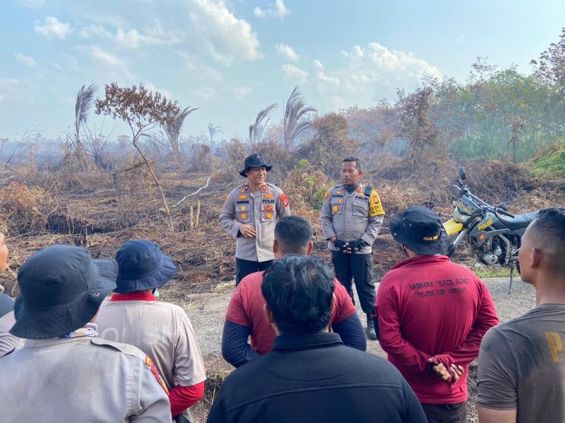 riau-regional-police-unit-visit-meranti-island-following-wildfire