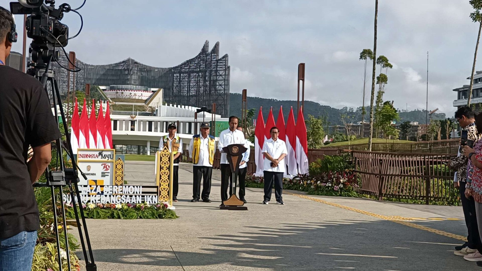 jokowi-inaugurates-seremoni-sumbu-plaza