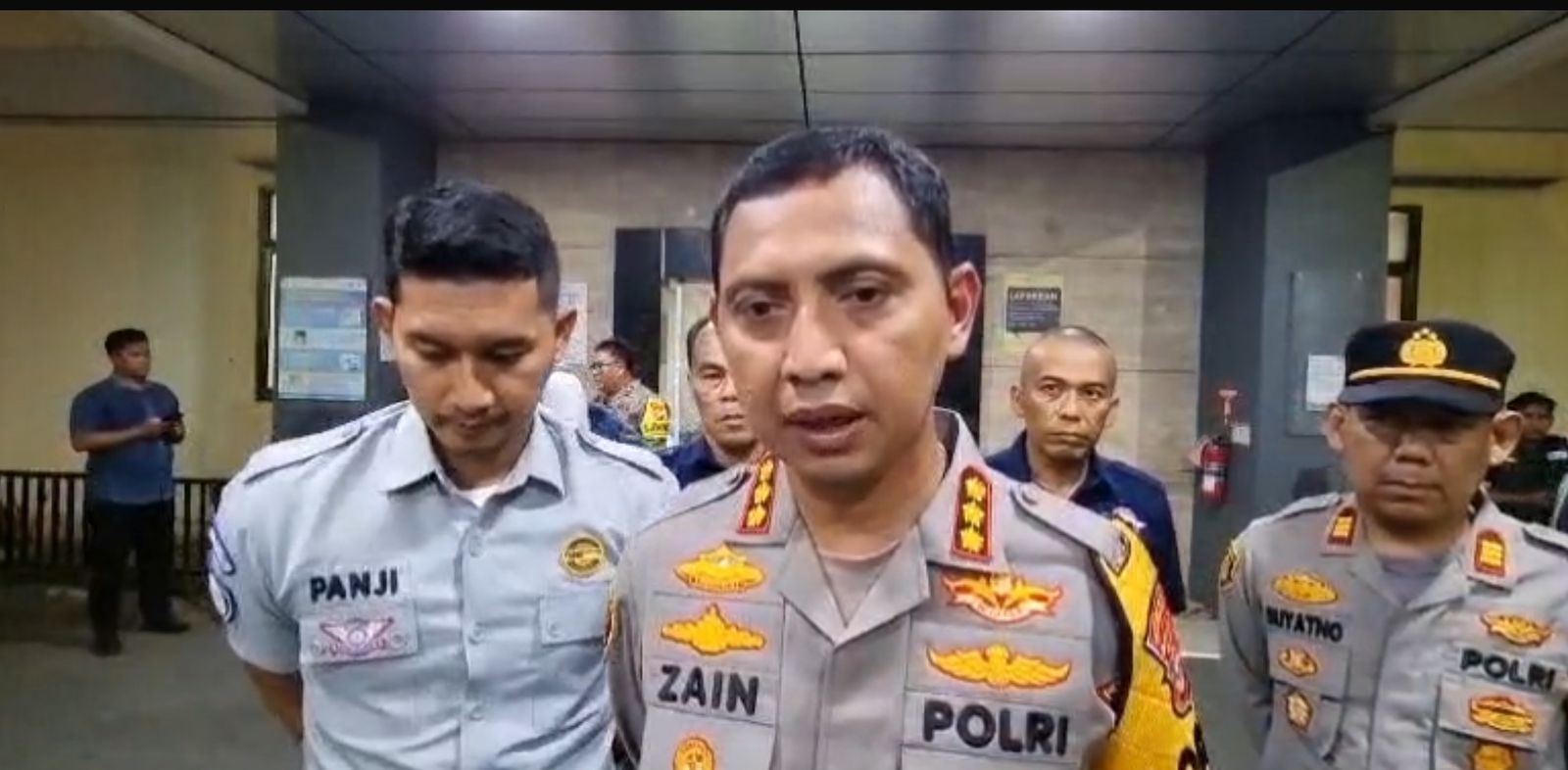 Tronton Tabrak Sejumlah Kendaraan di Tangerang