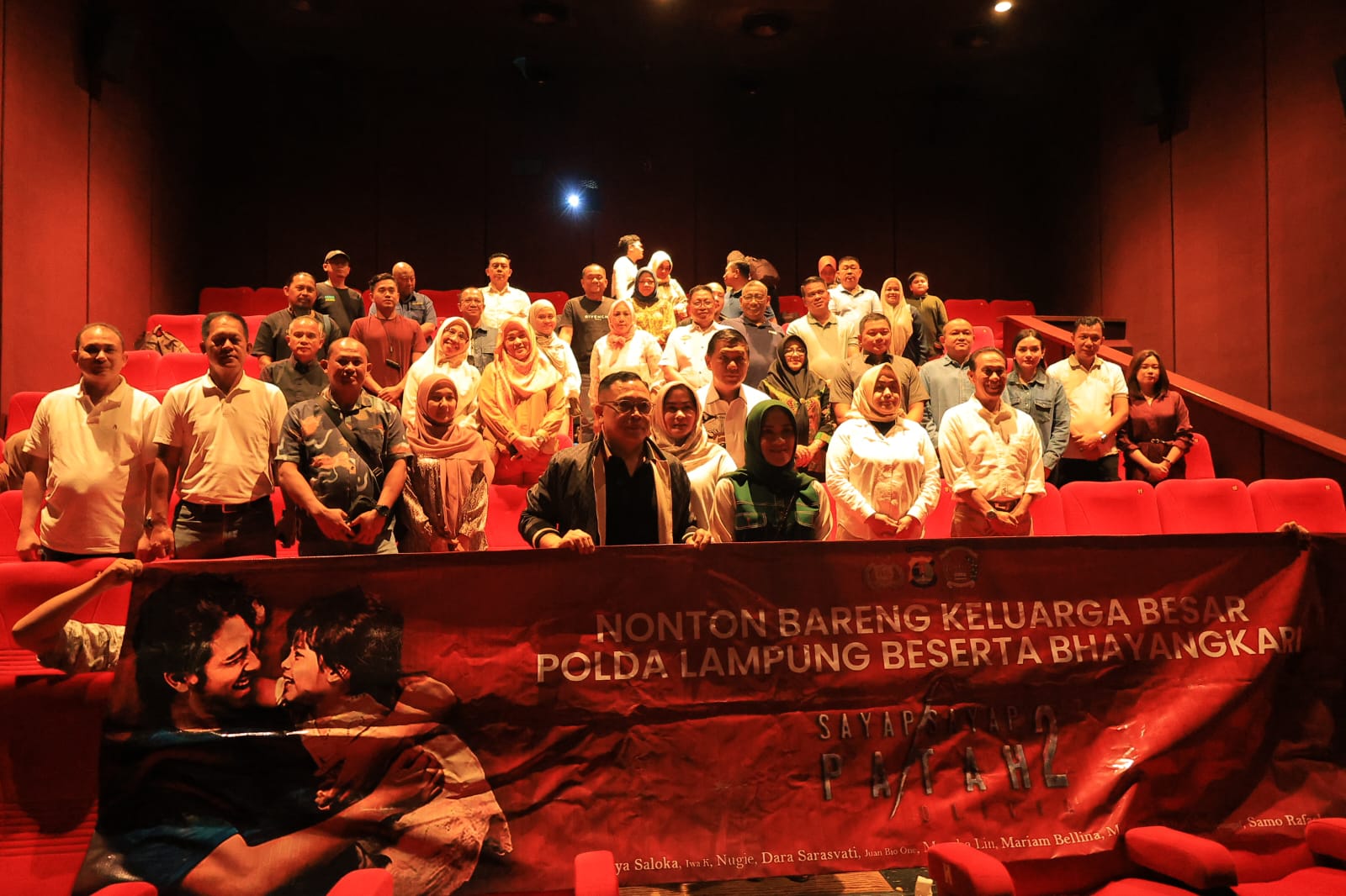 Kapolda Lampung Ajak Masyarakat Waspada Terorisme Lewat Nonton Bareng Film “Sayap-Sayap Patah 2”