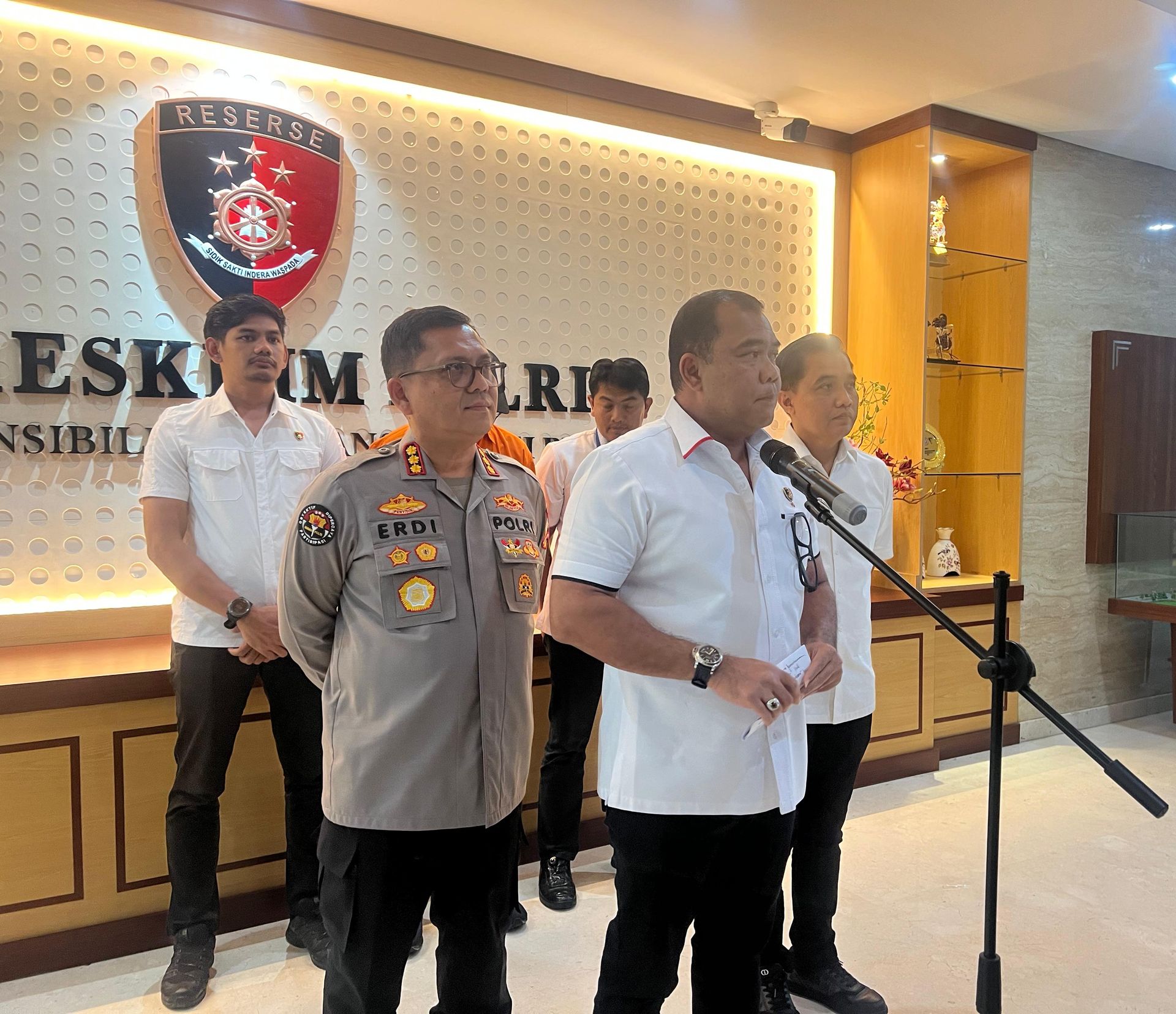 Bareskrim Tahan Direktur PT SHC Terkait Sianida Ilegal 20 Kontainer