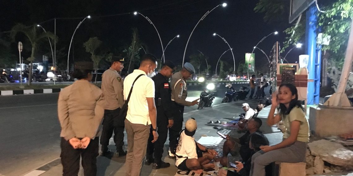 Cegah Aksi Premanisme, Polda NTT Gelar Patroli Malam di Bundaran Tirosa dalam Operasi Pekat Turangga 2025