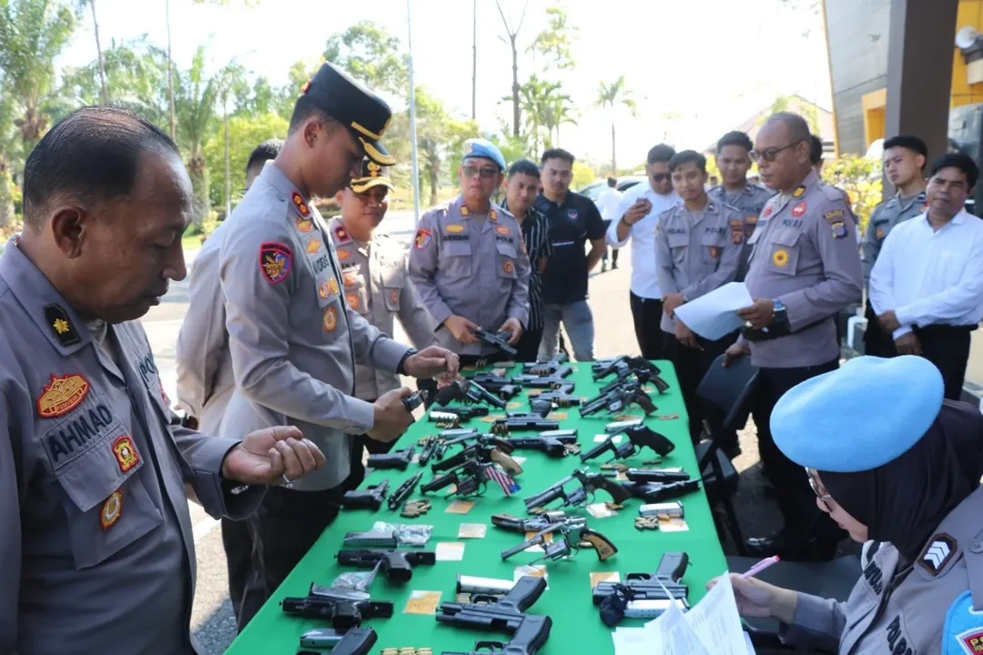 Kapolres PPU Pimpin Pemeriksaan Senjata Api Guna Tingkatkan Disiplin dan Keamanan Personel
