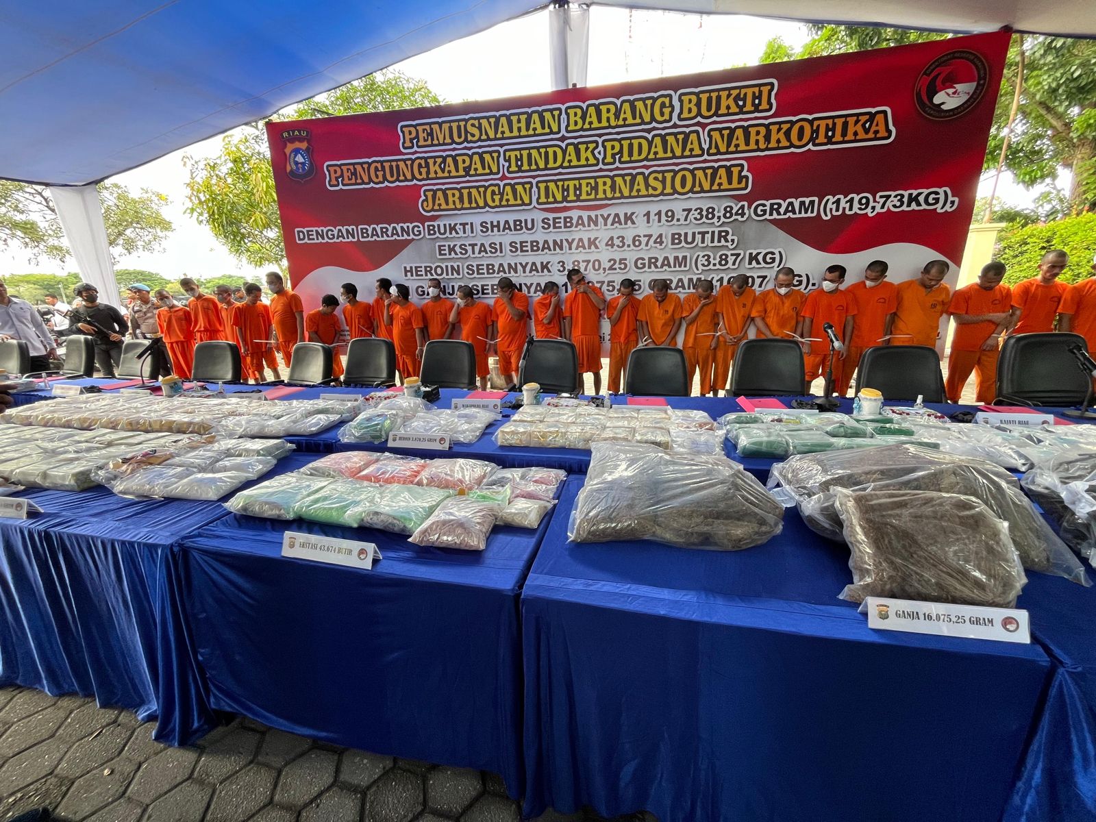 Polisi Tangkap 35 Tersangka Peredaran Narkoba Jaringan Internasional di Riau
