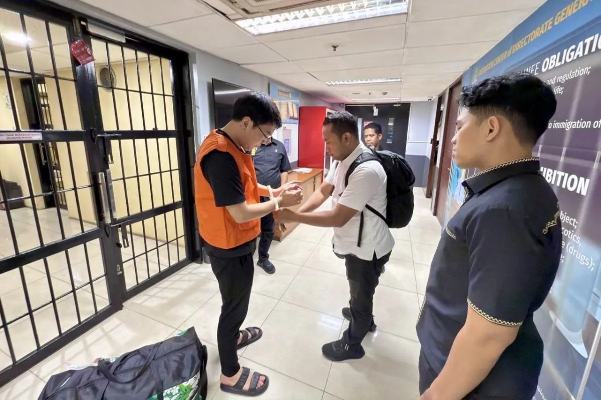 Terduga TPPM, Ditjen Imigrasi Serahkan Warga Negara China Kepada Pihak Kepolisian