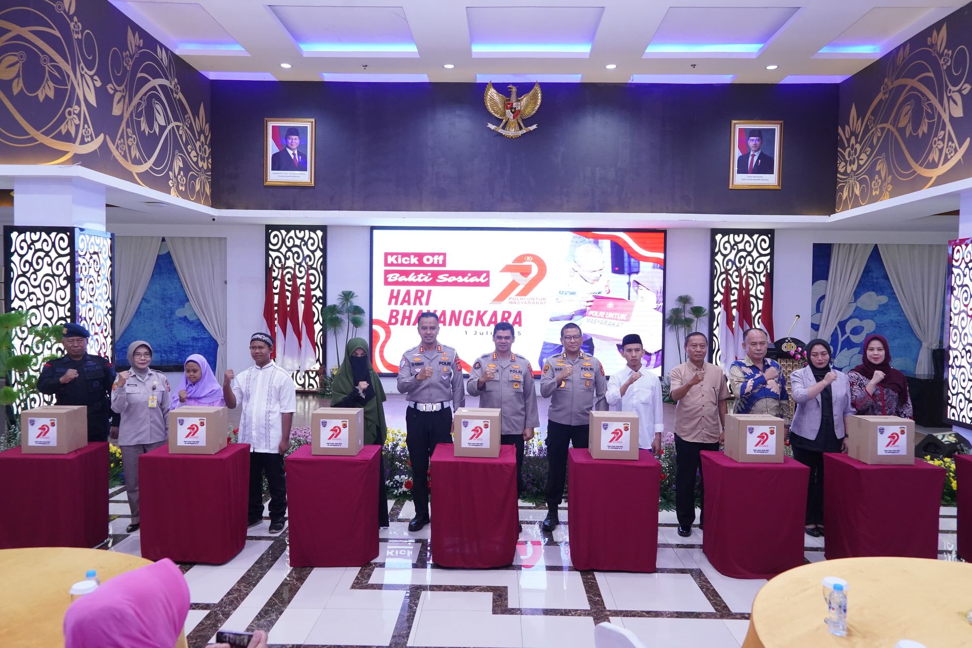 Polda Jabar Gelar Bakti Sosial Sambut Hari Bhayangkara ke-79, Fokuskan Kepedulian Pada Masyarakat Rentan