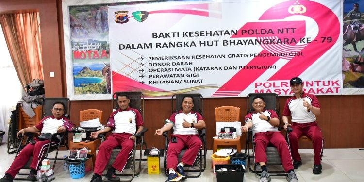 Sambut HUT Bhayangkara ke-79, Polda NTT Gelar Bakti Kesehatan Donor Darah di Mapolda NTT