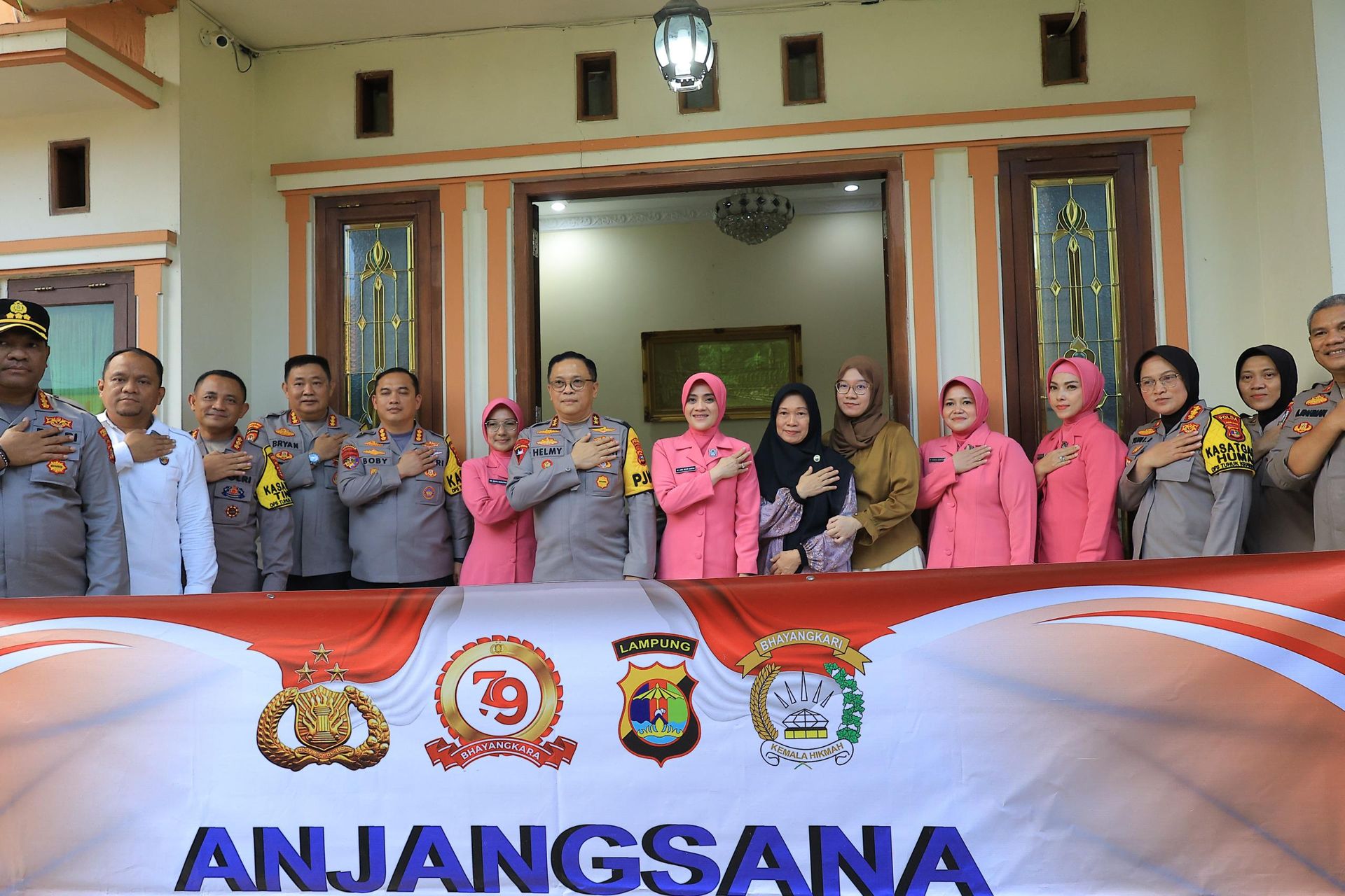 Kapolda Lampung Anjangsana ke Keluarga Briptu Anumerta Ghalib Surya Ganta dalam Rangka Hari Bhayangkara ke-79