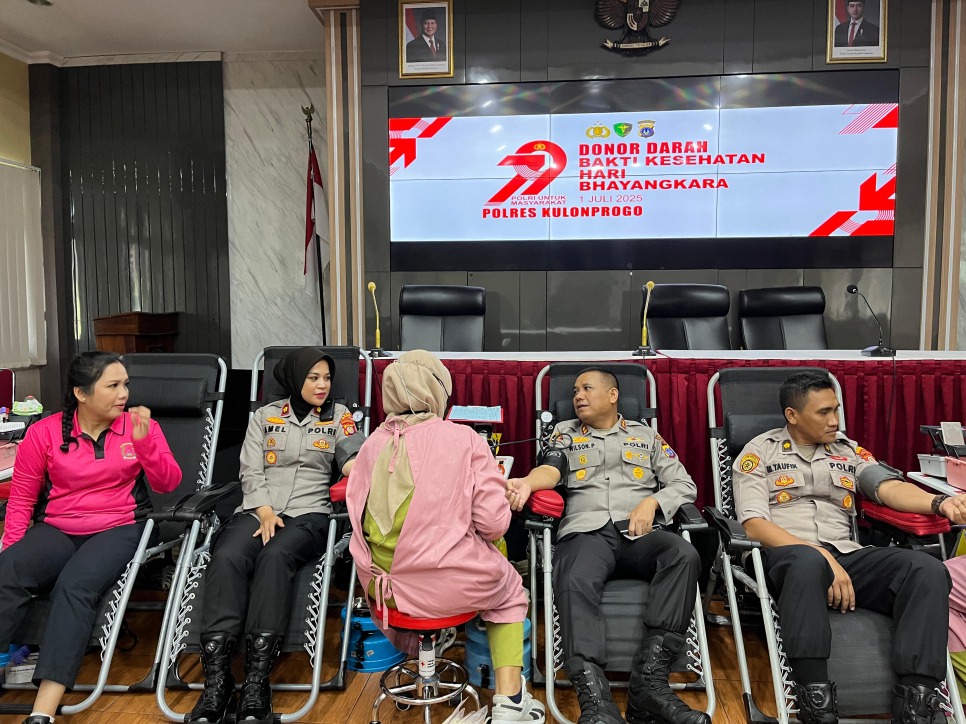 Polres Kulonprogo Gelar Donor Darah Bersama TNI dan Masyarakat Sambut Hari Bhayangkara ke-79