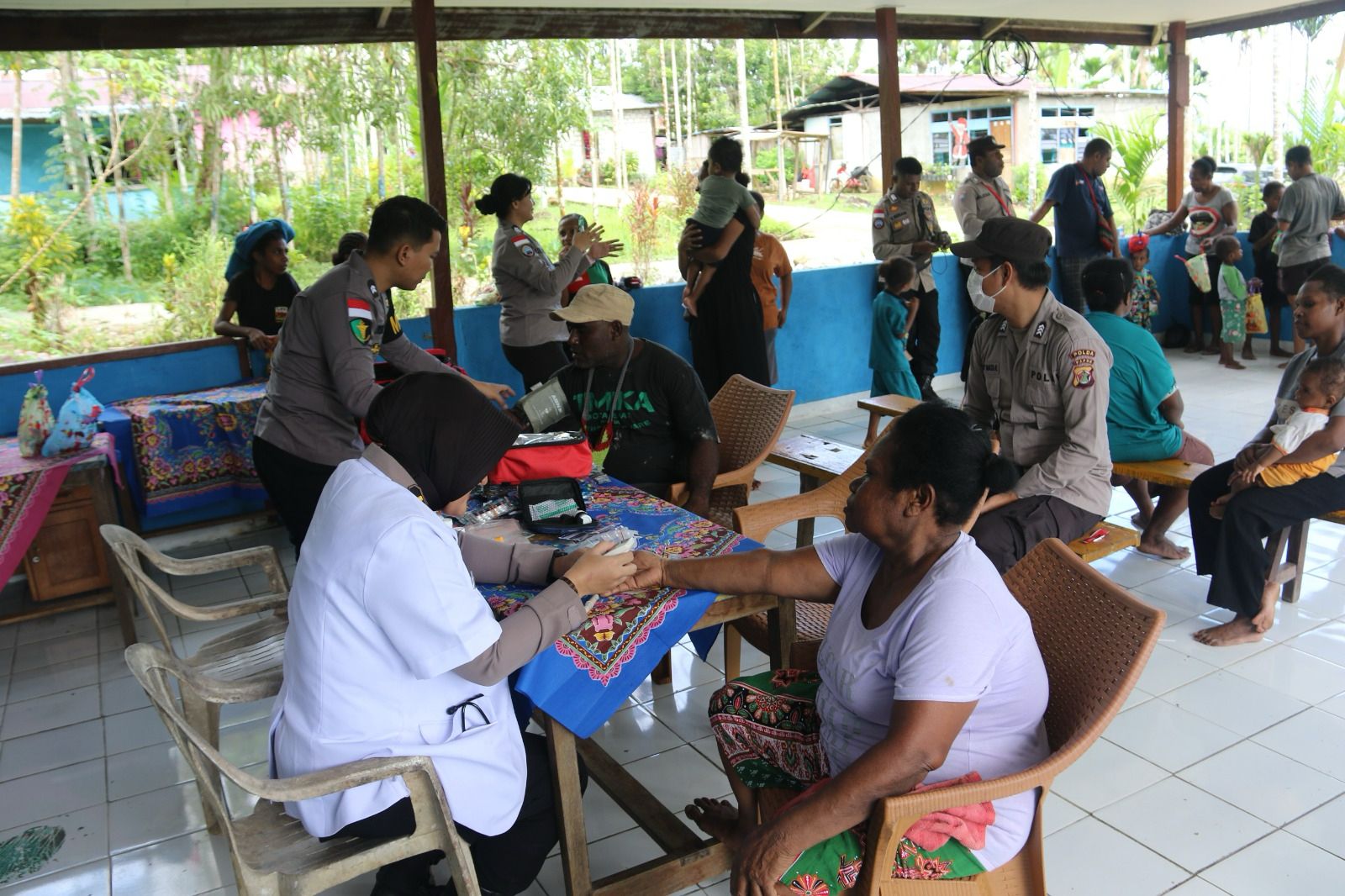 Satgas Ops Damai Cartenz Gelar Pengobatan Gratis di Depapre Papua