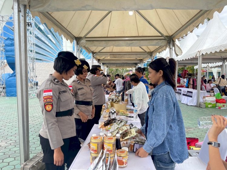 Polwan Polda NTT Dukung UMKM Lokal dalam Pagelaran Budaya Bhayangkara dan Kupang Exotic Festival 2025