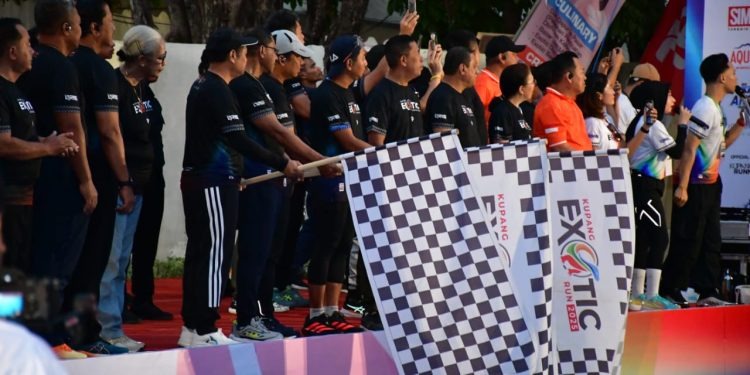 Kapolda NTT Turut Meriahkan Kupang Exotic Run 2025, Warnai Peringatan HUT Bhayangkara ke-79