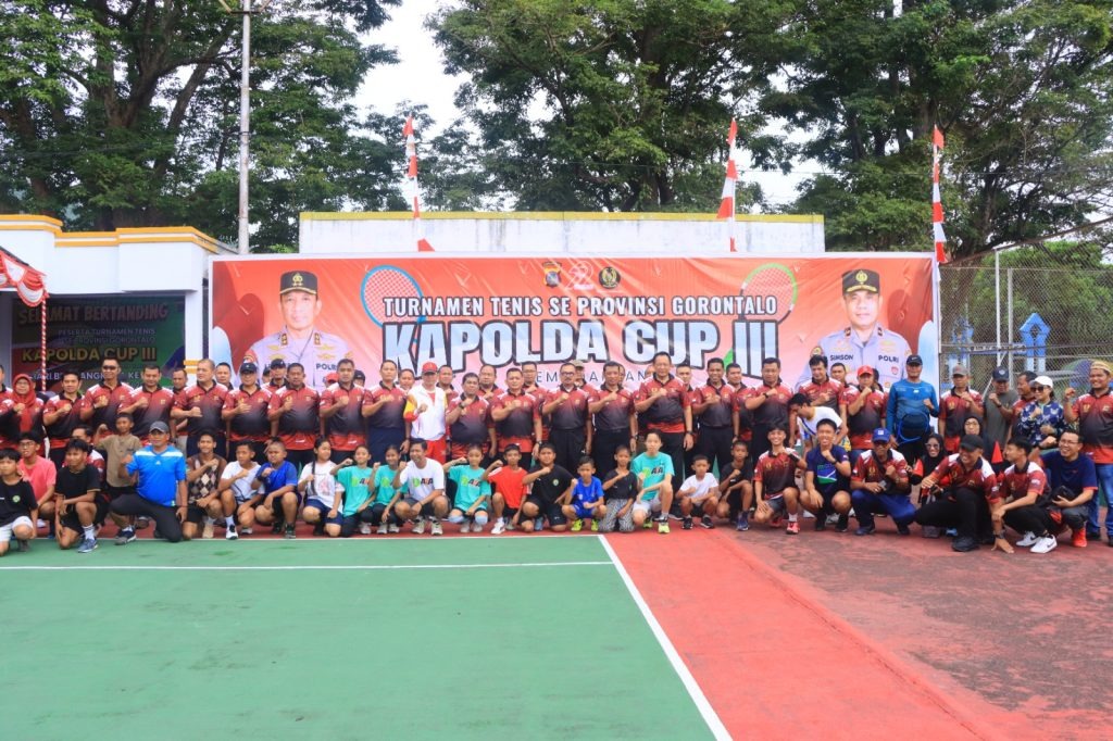 Kapolda Gorontalo Membuka Turnamen Tenis Lapangan Meriahkan HUT Bhayangkara ke-79 di Polda Gorontalo