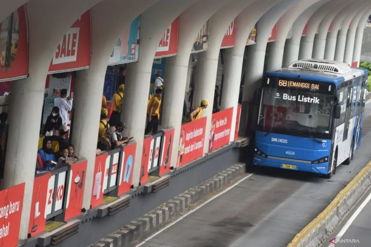 HUT Bhayangkara ke-79, Transjakarta-MRT-LRT Berlakukan Tarif Rp1