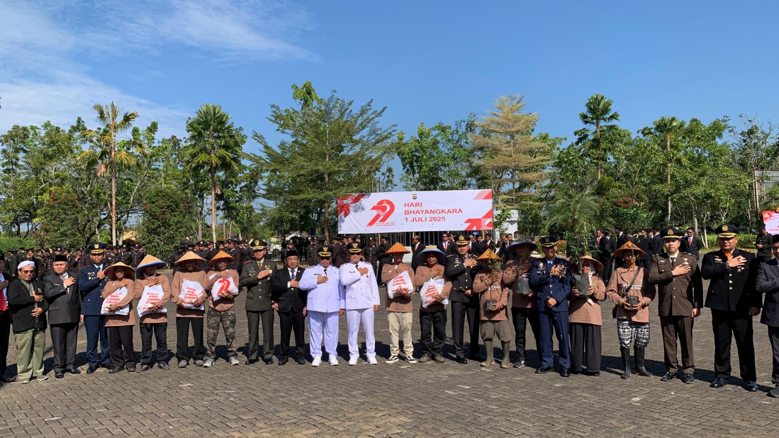 Polda Kalbar Gelar Syukuran HUT Bhayangkara ke-79 Polri Untuk Masyarakat