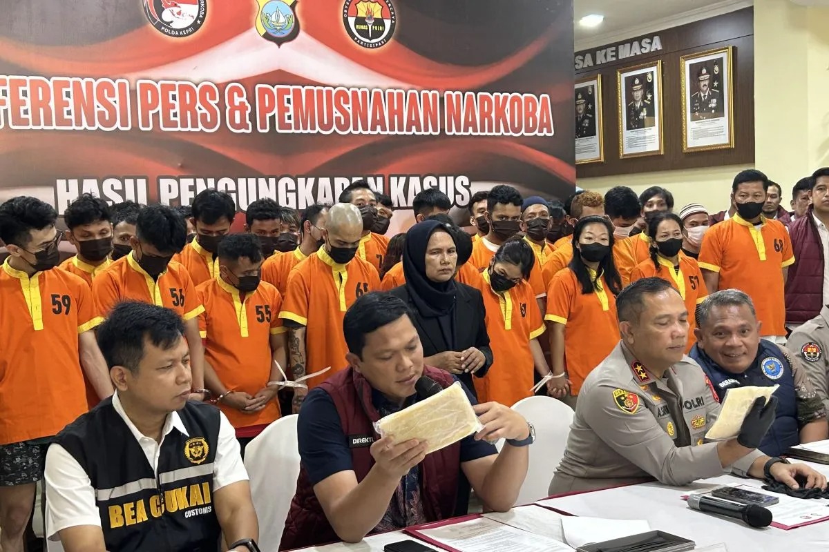 Polda Kepri Gagalkan Pengiriman 5,7 KG MDMB-4en-Pinaca