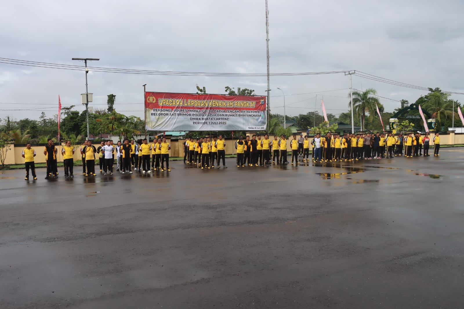 Jaga Kebugaran dan Semangat Kerja, Polres Mimika Gelar Olahraga Bersama