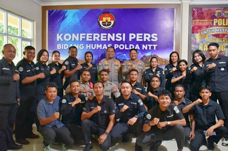 Hangat dan Bersahaja, Kapolda NTT Sambangi Ruang Bidhumas: Beri Masukan dan Semangat Baru