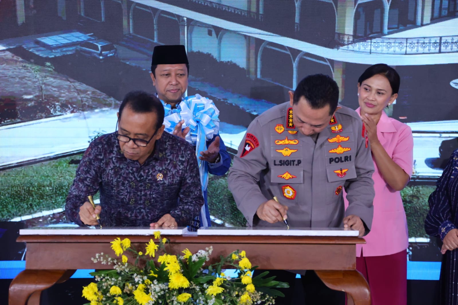 Kapolri: Murid SMA Kemala Taruna Bhayangkara dan SMA Global Darussalam Academy Pemimpin Harapan Bangsa
