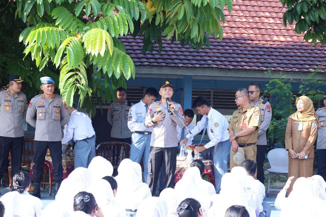 Kapolda Babel Berikan Pesan Langsung Kepada Para Siswa-siswi SMK 1 Pangkalpinang