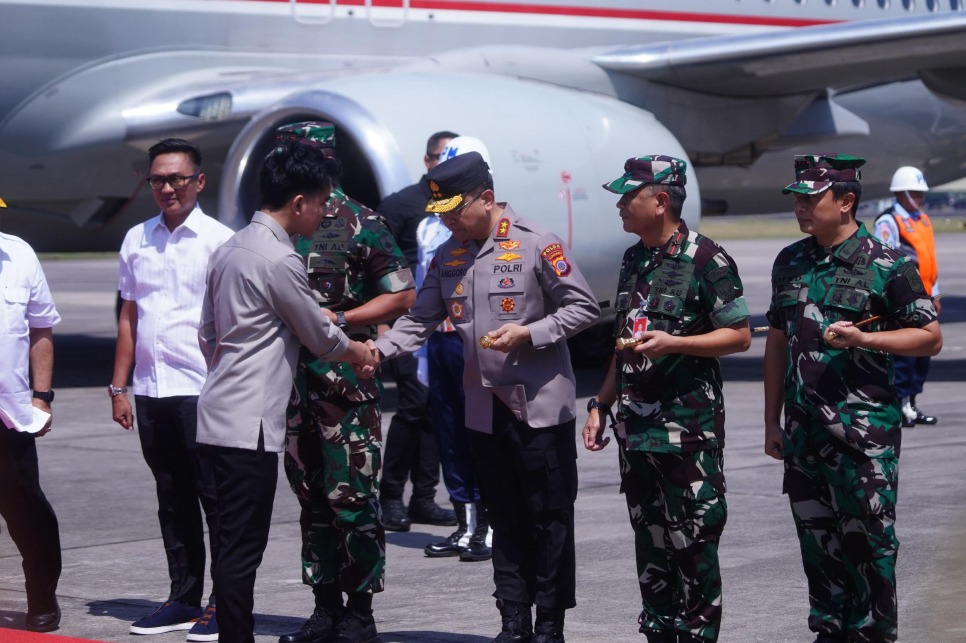 Kapolda DIY Sambut Kedatangan Wapres RI di Yogyakarta