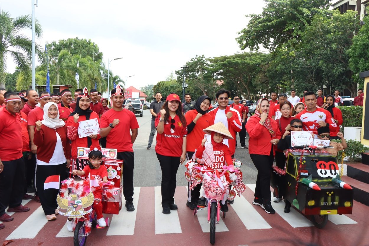 Tawa, Semangat, dan Kebersamaan: Polda Kepri Meriahkan HUT Ke-80 RI
