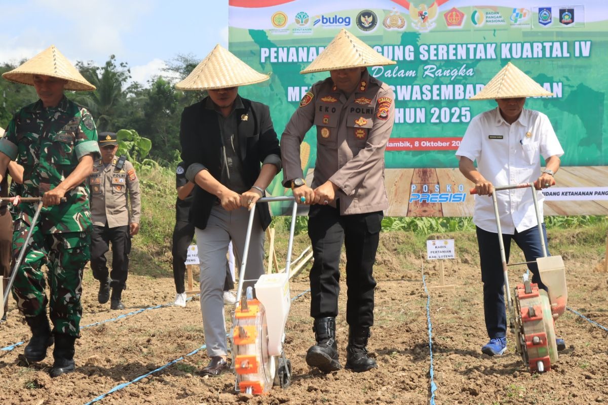 Polres Lombok Tengah Tanam Jagung Serentak Kuartal IV, Dukung Swasembada Pangan Nasional Image URL